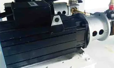 Efficient, energy-saving servo drive